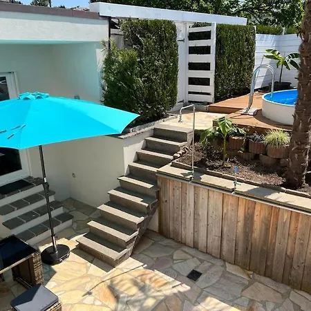 Chillout With Sauna & Pool Apartmán